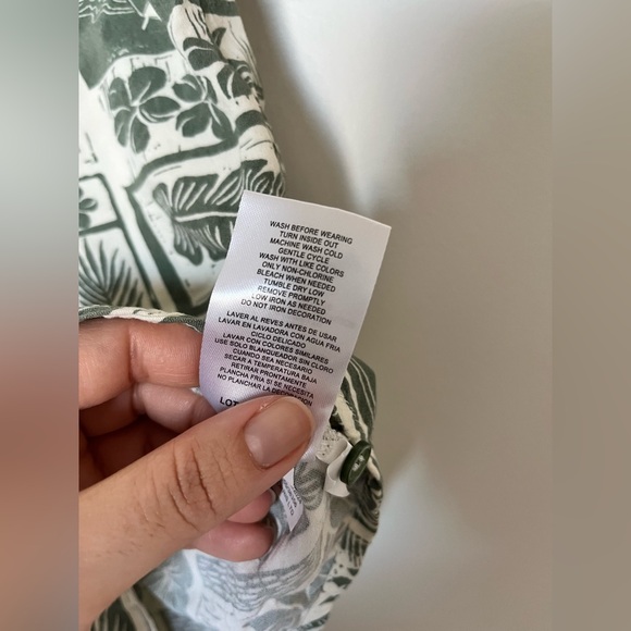 Tommy Bahama Hawaiian rayon shirt boys - Picture 7 of 9